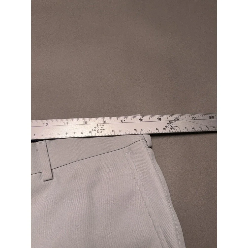 Peter Millar Crown Sport Men's Golf Shorts Light Gray Size 36